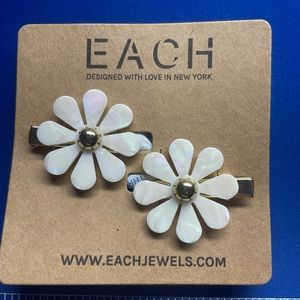 EACH Super cute flower barrettes!